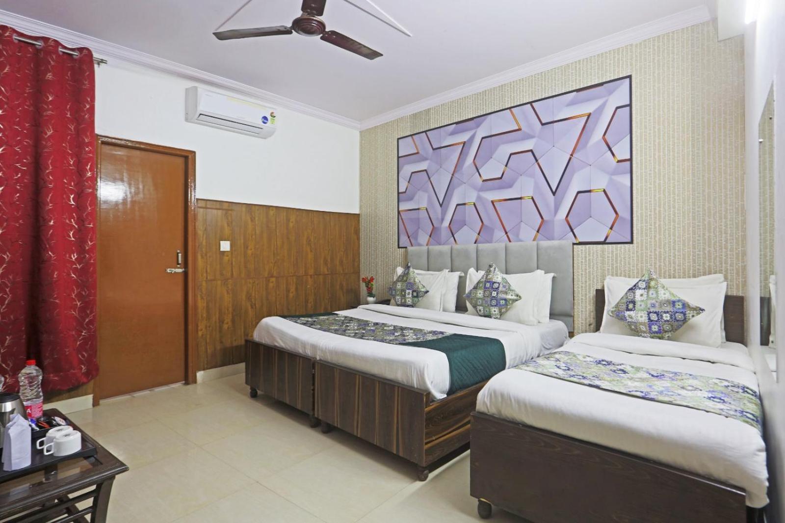 Happy Plaza- Near Delhi International Airport Pkicup Free Hotel