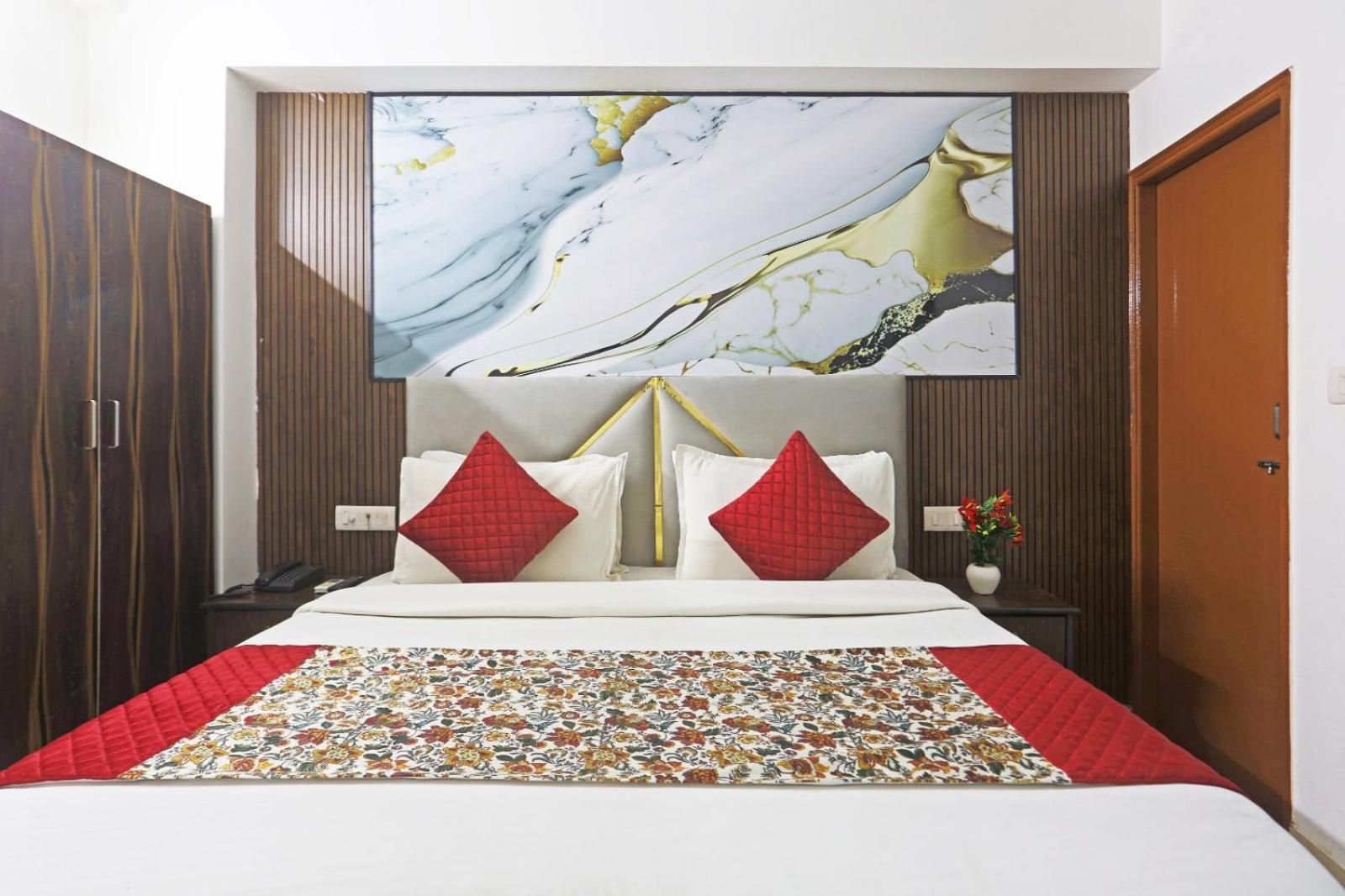 Happy Plaza- Near Delhi International Airport Pkicup Free